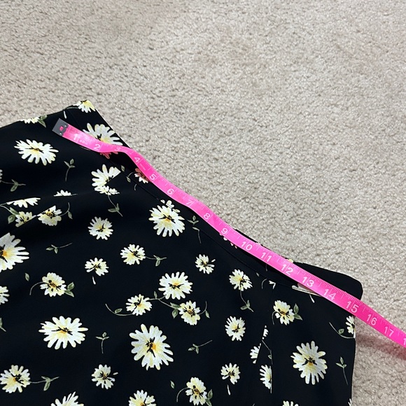 Forever 21 Black Skirt with White and Yellow Floral Pattern - Picture 9 of 10